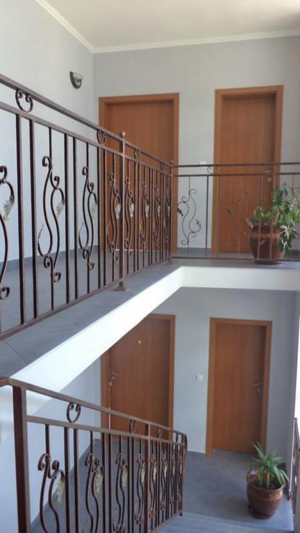Happy Ring Guest Rooms Haskovo Esterno foto